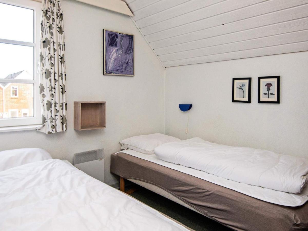 4 Person Holiday Home In R M Sønderby Exteriör bild